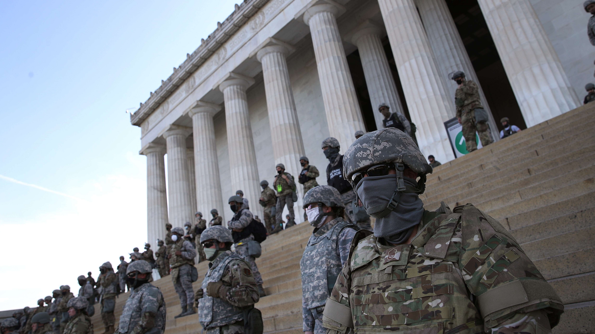 Soldaten auf den Stufen des Lincoln Memorial in Washington D.C. | AFP
