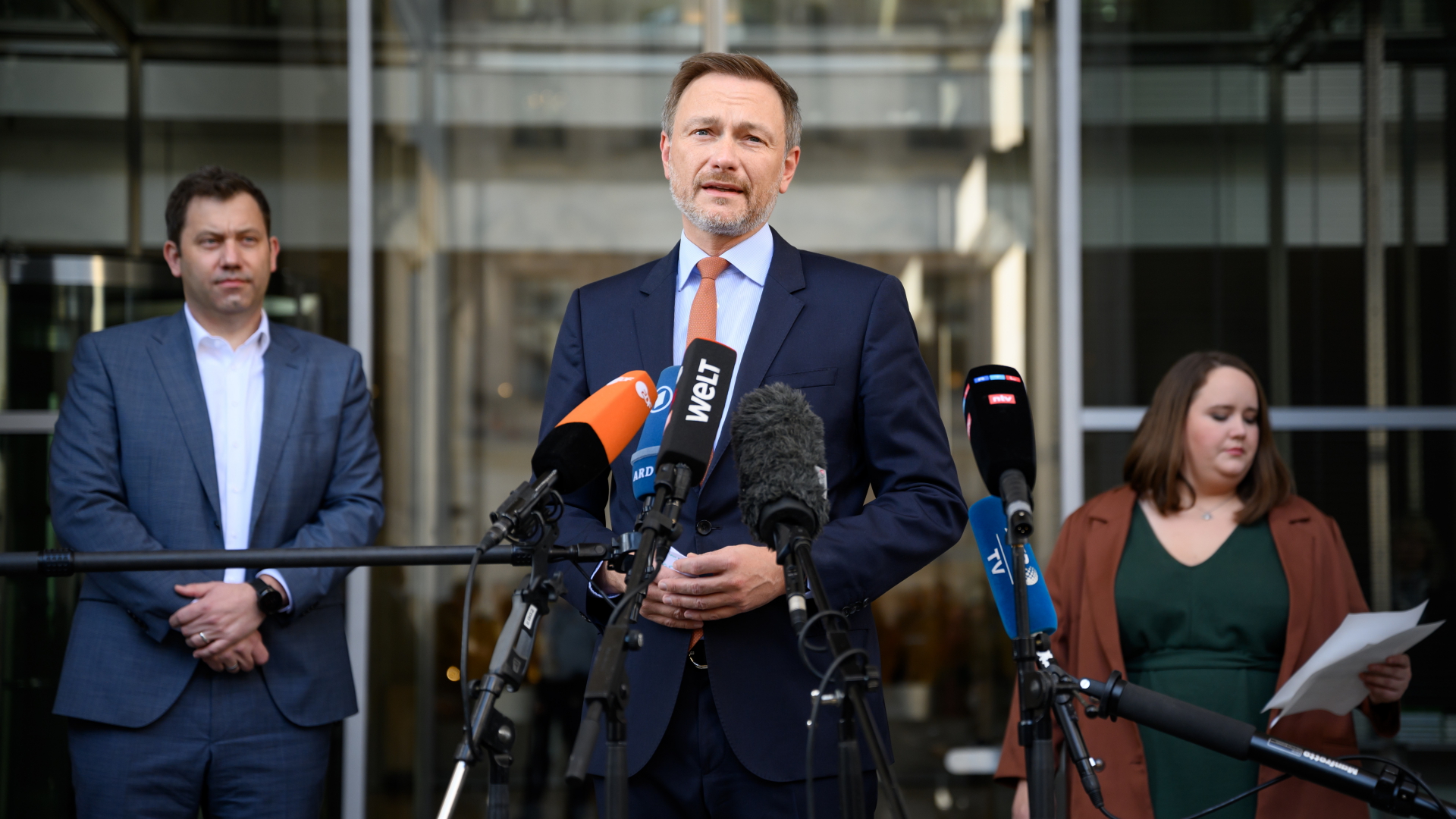 Finanzminister Lindner zum geplanten Entlastungspaket als Reaktion auf die gestiegenen Energiepreise. | dpa