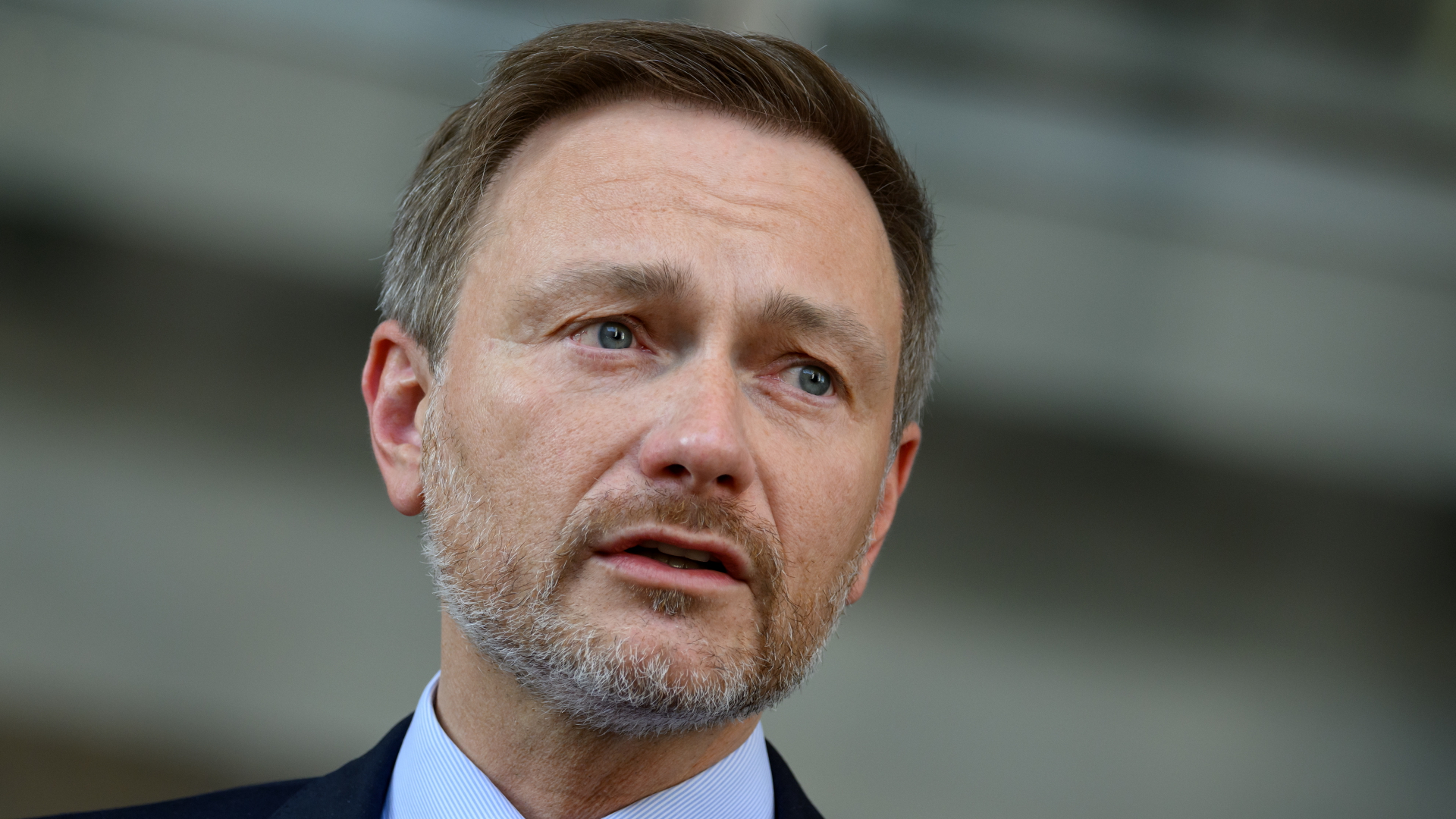 Finanzminister Lindner nennt 9-Euro-Ticket “nicht fair”