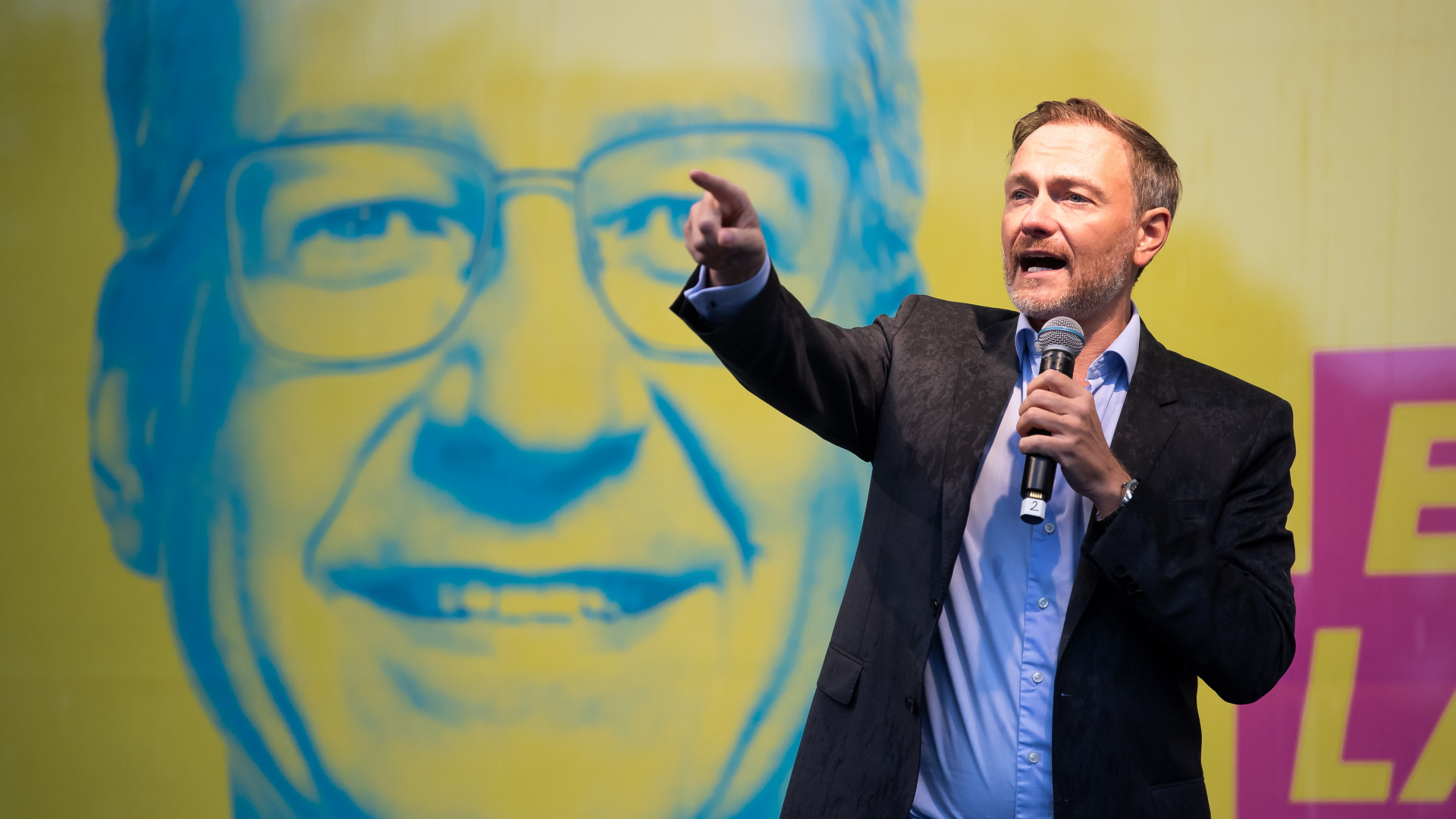 FDP-Chef Lindner bei einer Wahlkampfveranstaltung seiner Partei in Oldenburg. | dpa