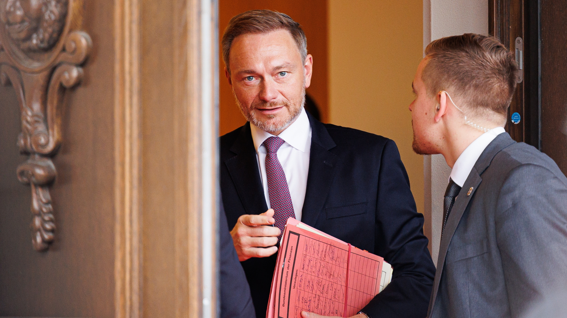 Christian Lindner (FDP), Bundesminister für Finanzen, kommt zur Ministerpräsidentenkonferenz im Schloss Herrenhausen. | dpa