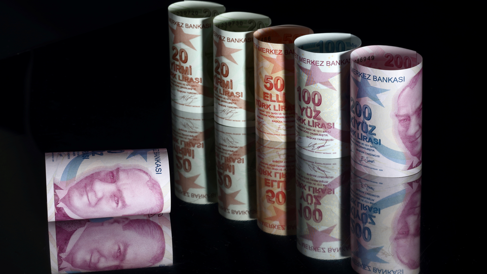 Türkische Lira-Scheine | REUTERS