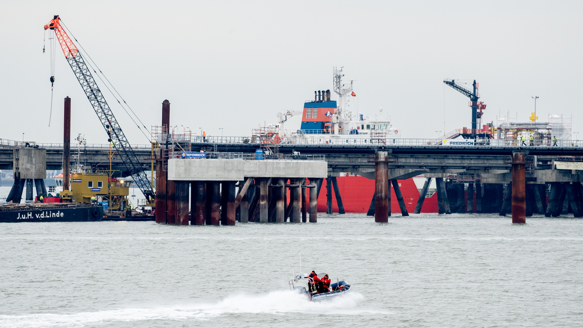Erster LNG-Tanker erreicht Wilhelmshaven