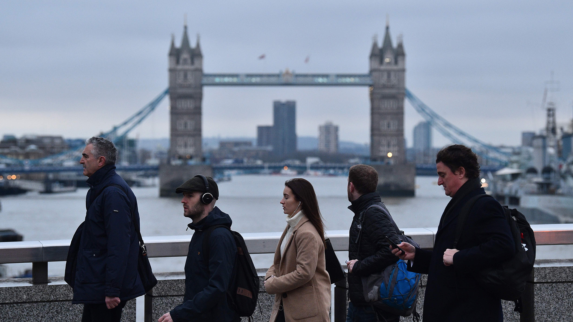 Fußgänger auf der London Bridge | AFP