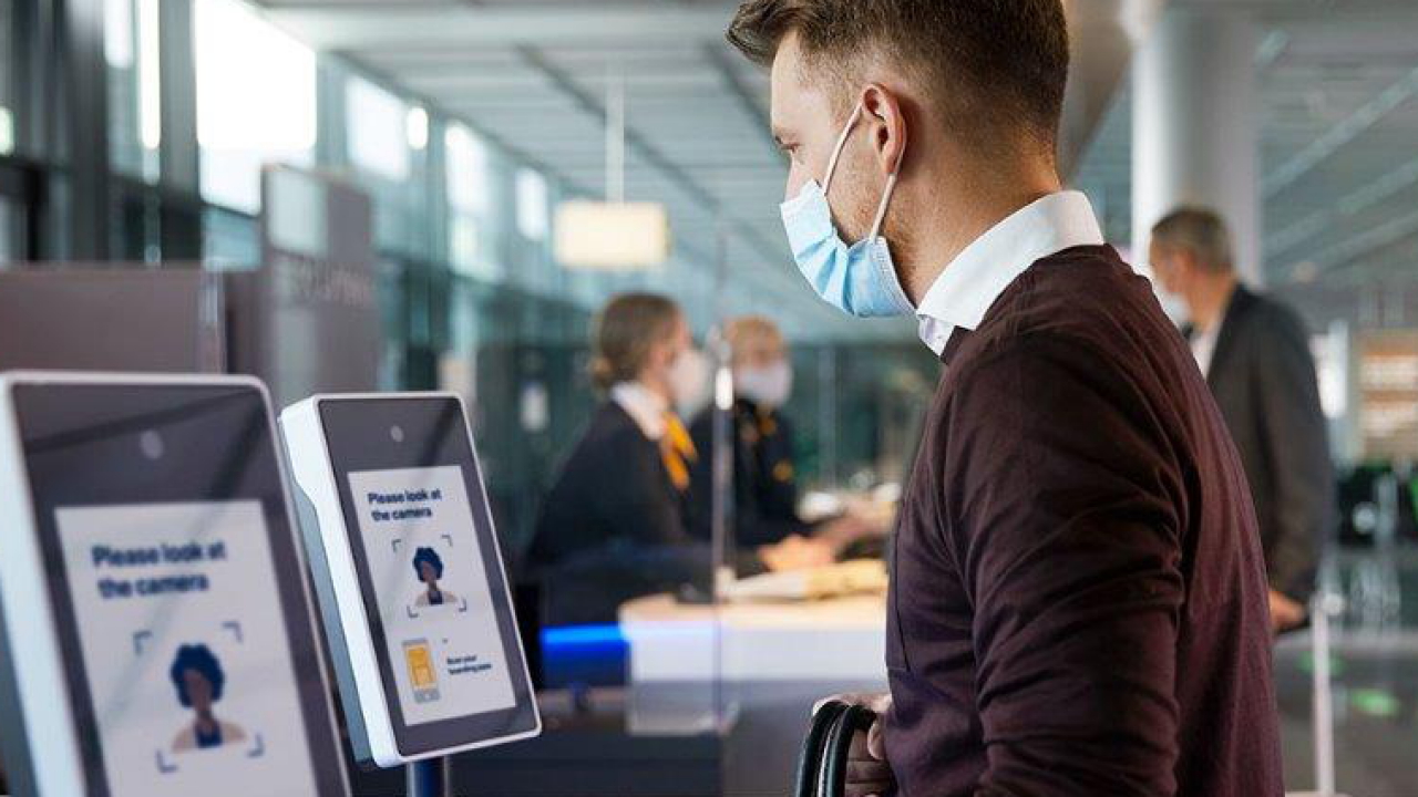 Biometrischer Check-in bei der Lufthansa | dpa