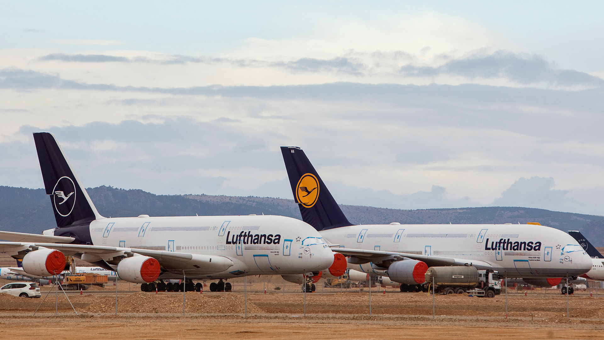 Zwei Airbus A380 der Lufthansa sind auf dem spanischen Flughafen Teruel abgestellt (Archivbild 23.09.2020)  | picture alliance/dpa