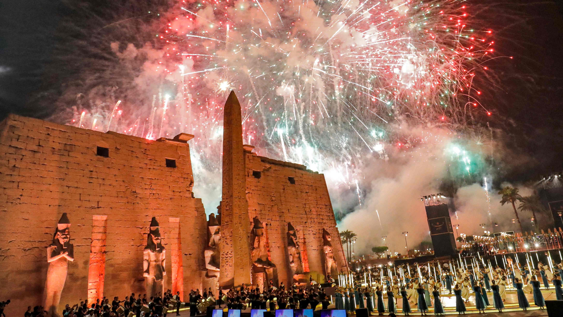 Feuerwerk hinter der Sphinx-Alle in Luxor | AFP