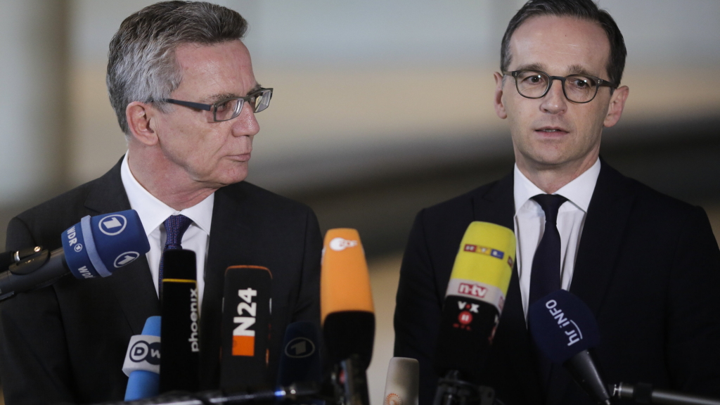 Pressekonferenz von Justizminister Maas und Innenminister de Maizière | null