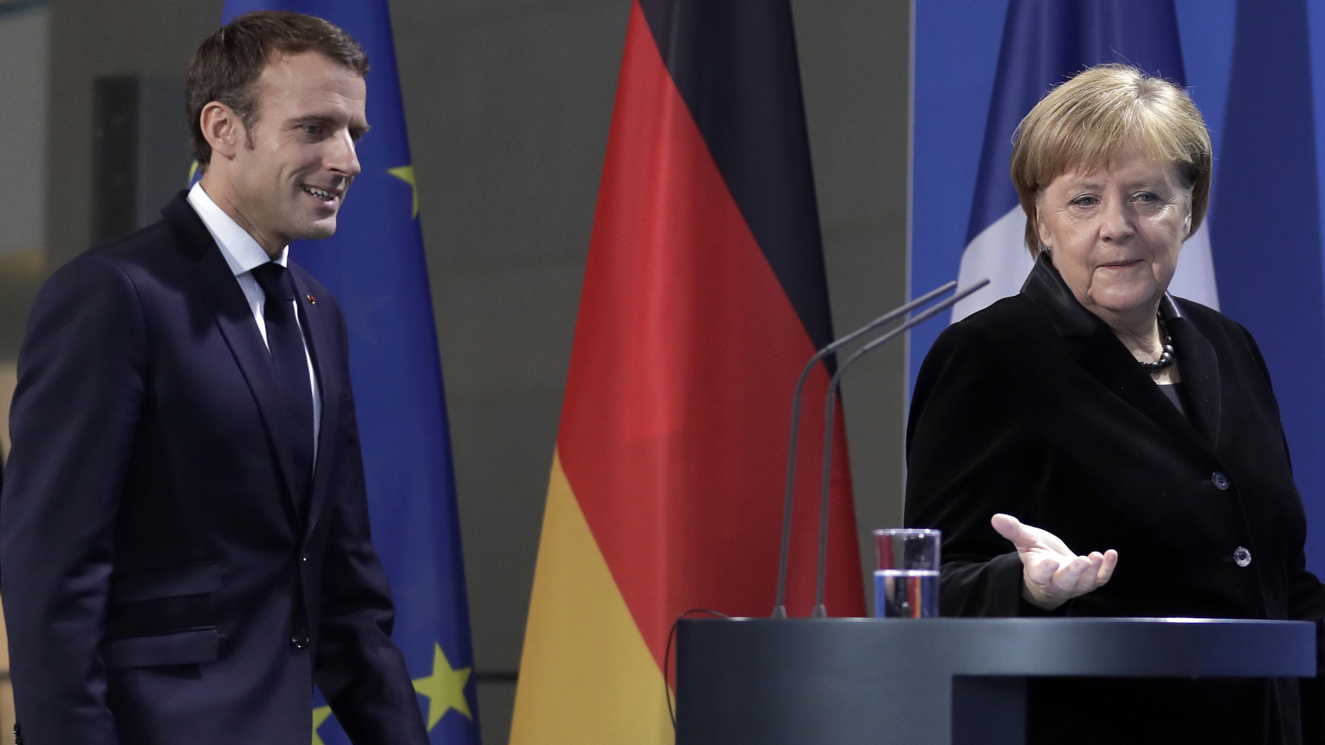 Emmanuel Macron und Angela Merkel | AP