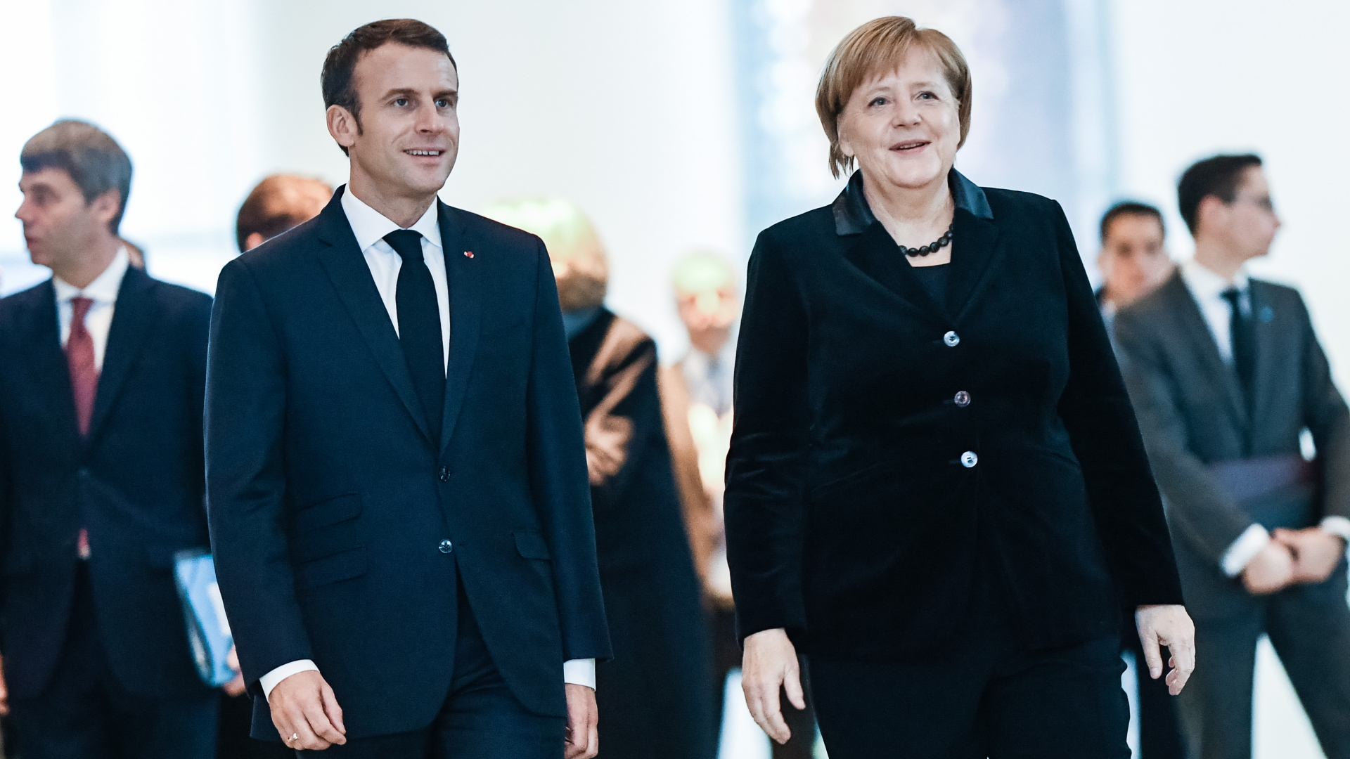 Emmanuel Macron und Angela Merkel | CLEMENS BILAN/EPA-EFE/REX/Shutte
