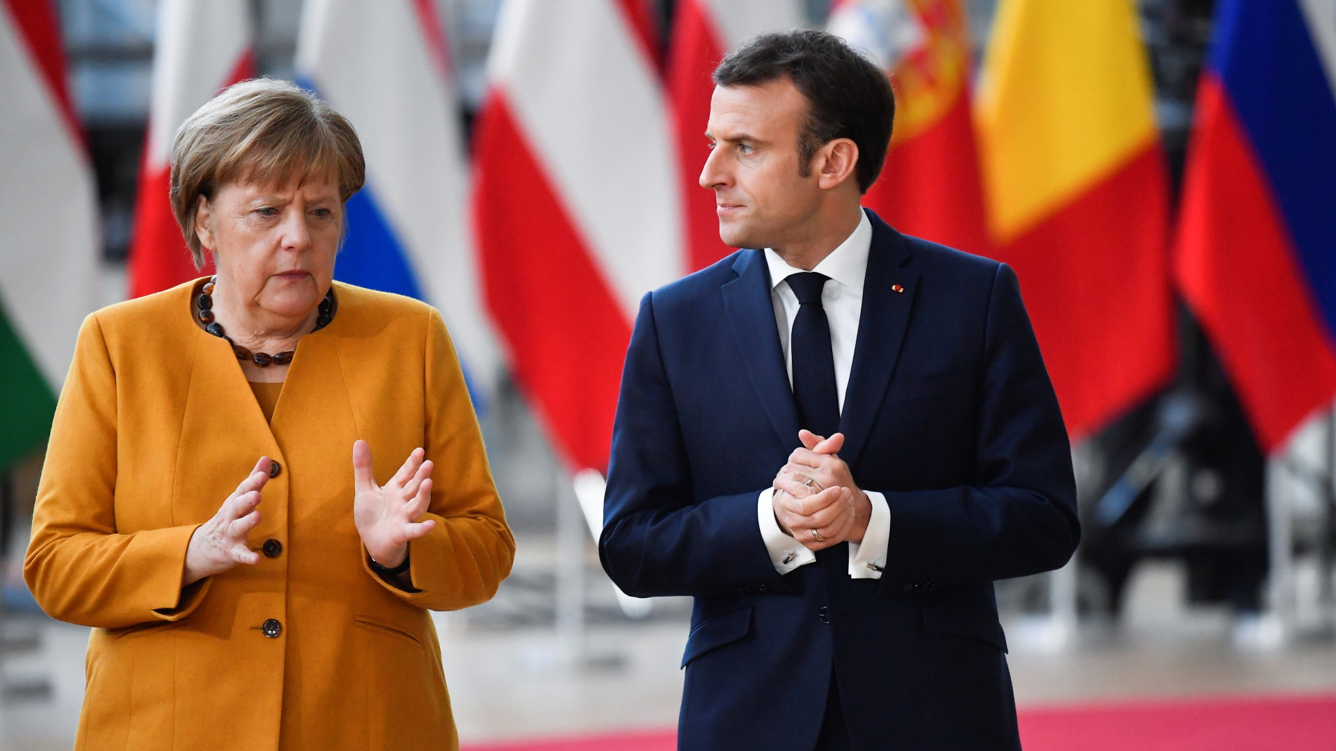 Bundeskanzlerin Angela Merkel (l.) und Frankreichs Präsident Emmanuel Macron (r.) | REUTERS