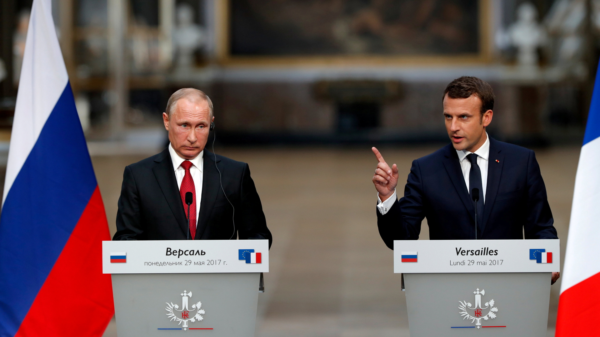 Putin und Macron in Versailles | REUTERS