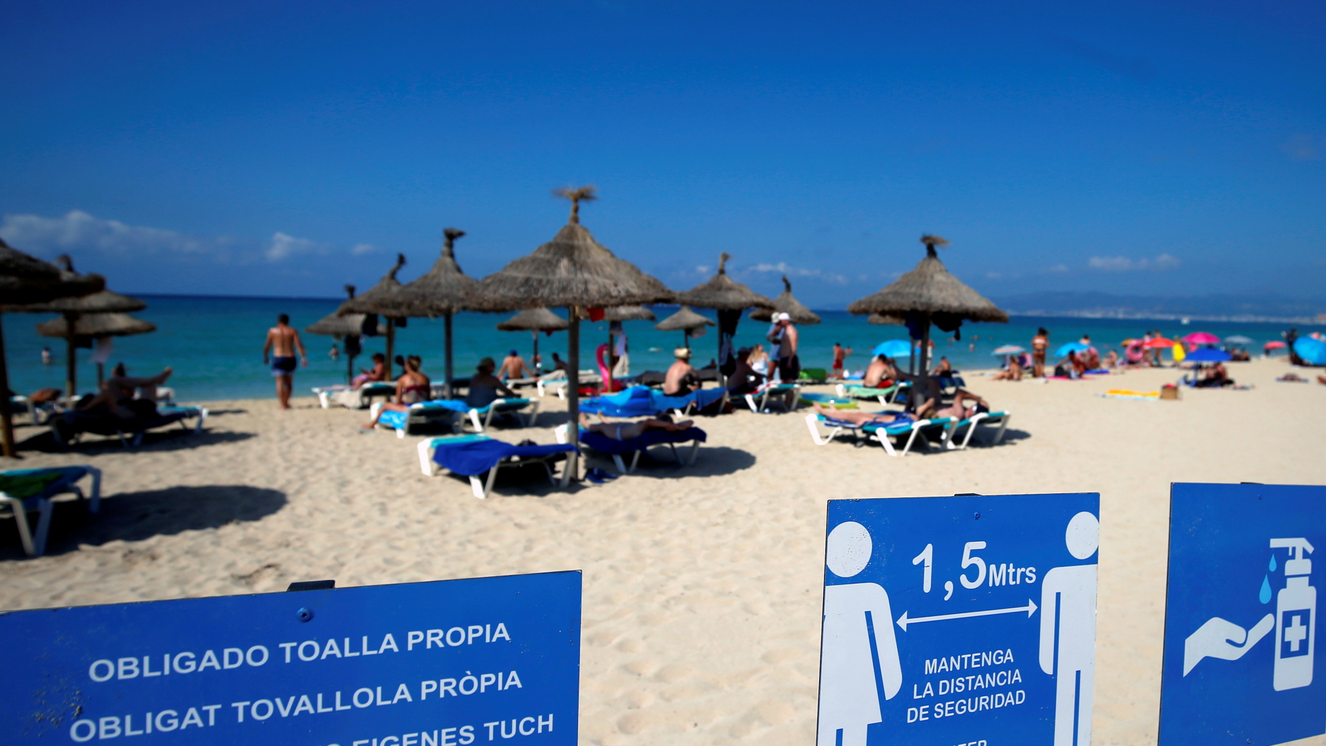 Touristen auf Mallorca | REUTERS