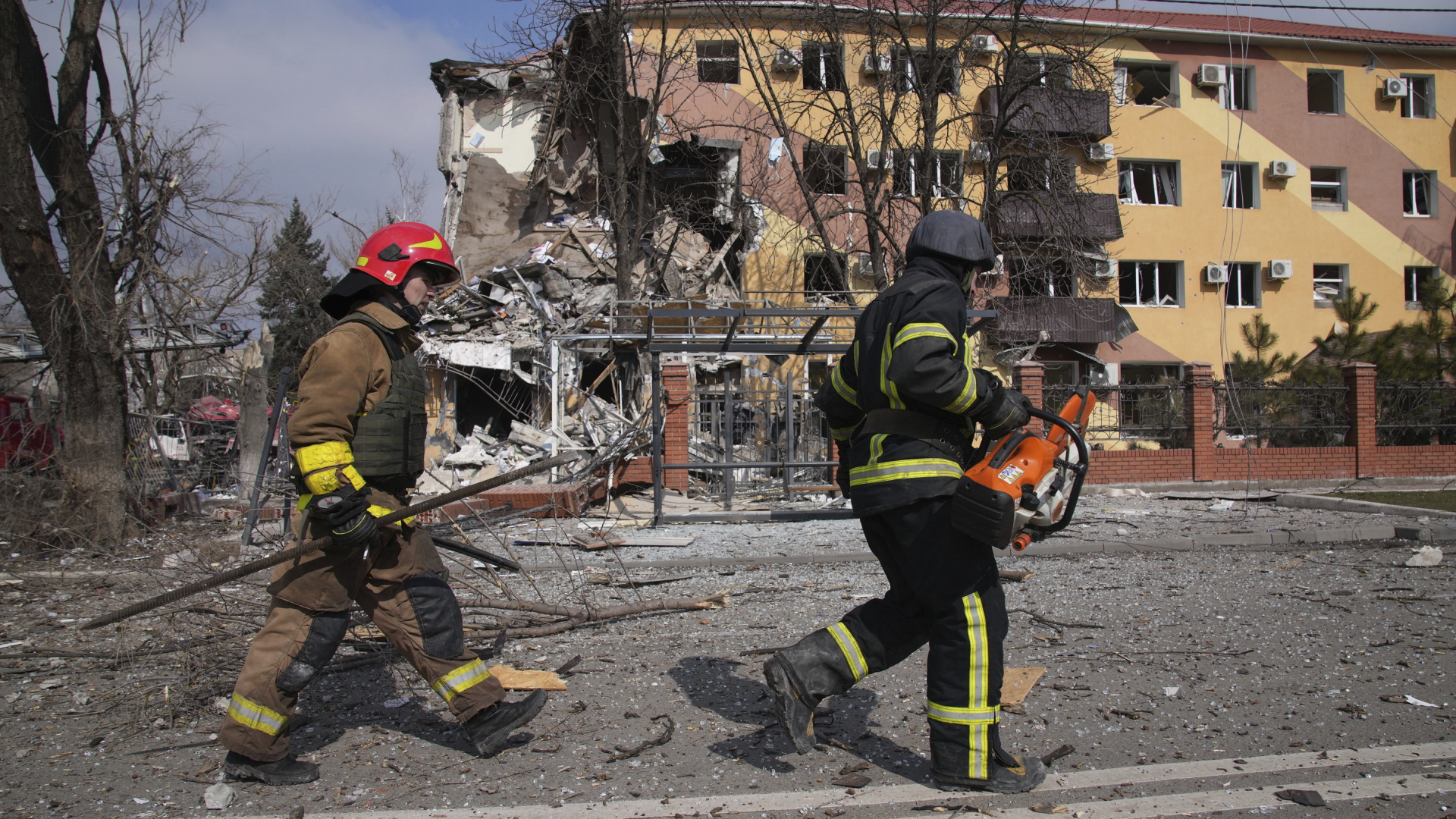 In umkämpfter ukrainischer Stadt Mariupol fehlt es an allem