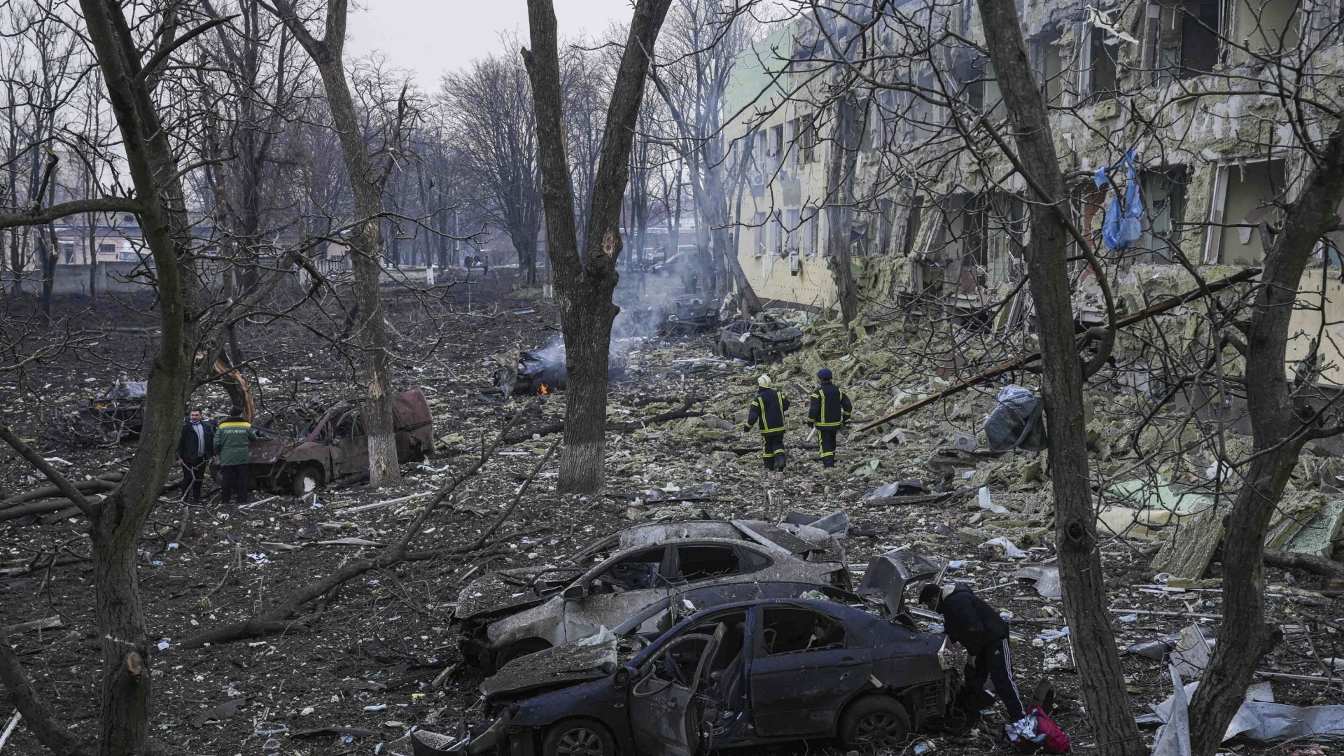 Eine zerstörte Klinik in der ukrainischen Stadt Mariupol. | AP