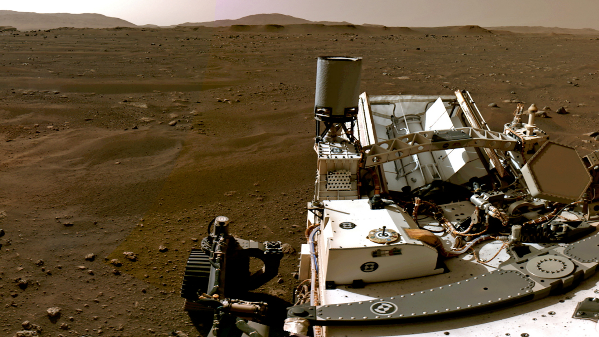 Ein Bild des NASA-Rovers "Perseverance" auf der Oberfläche des Mars. | via REUTERS