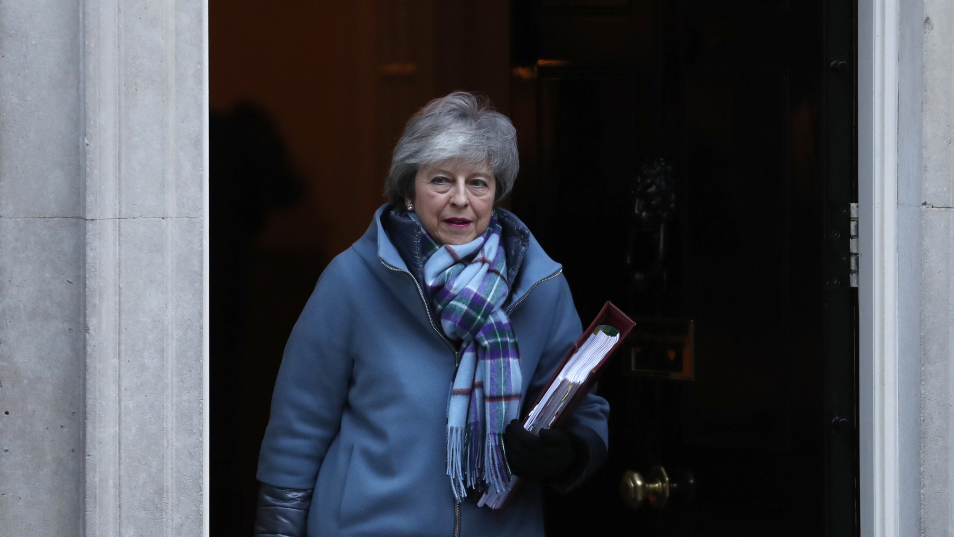 Premierministerin Theresa May verlässt Downing Street  | AP