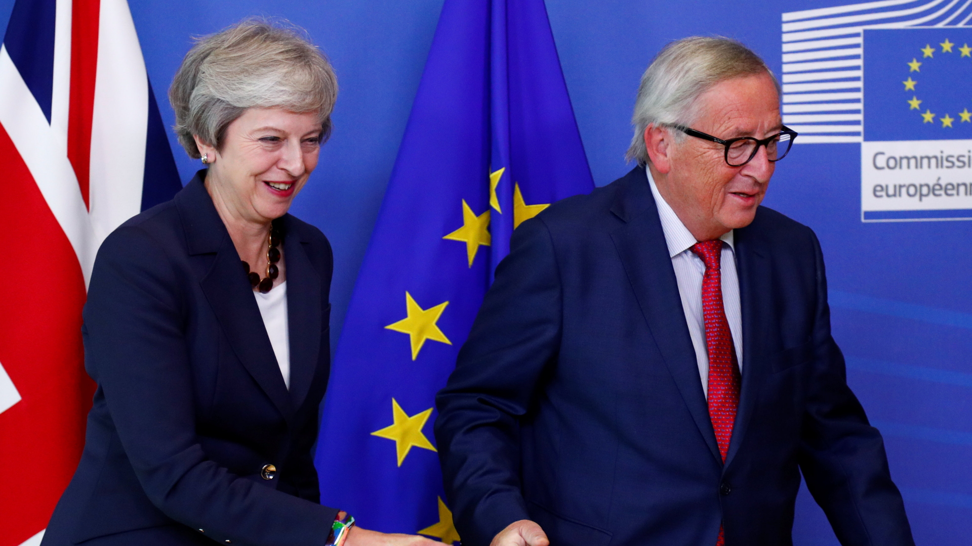 Scheidung nach 45 Jahren - Großrbitannien und EU wollen mit dem Brexit-Abkommen getrennte Wege gehen.  | Bildquelle: REUTERS