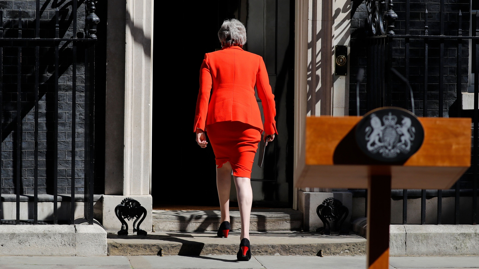 Die britische Premierministerin Theresa May nach ihrer Ankündigung, als Parteivorsitzende der Tories zurückzutreten.