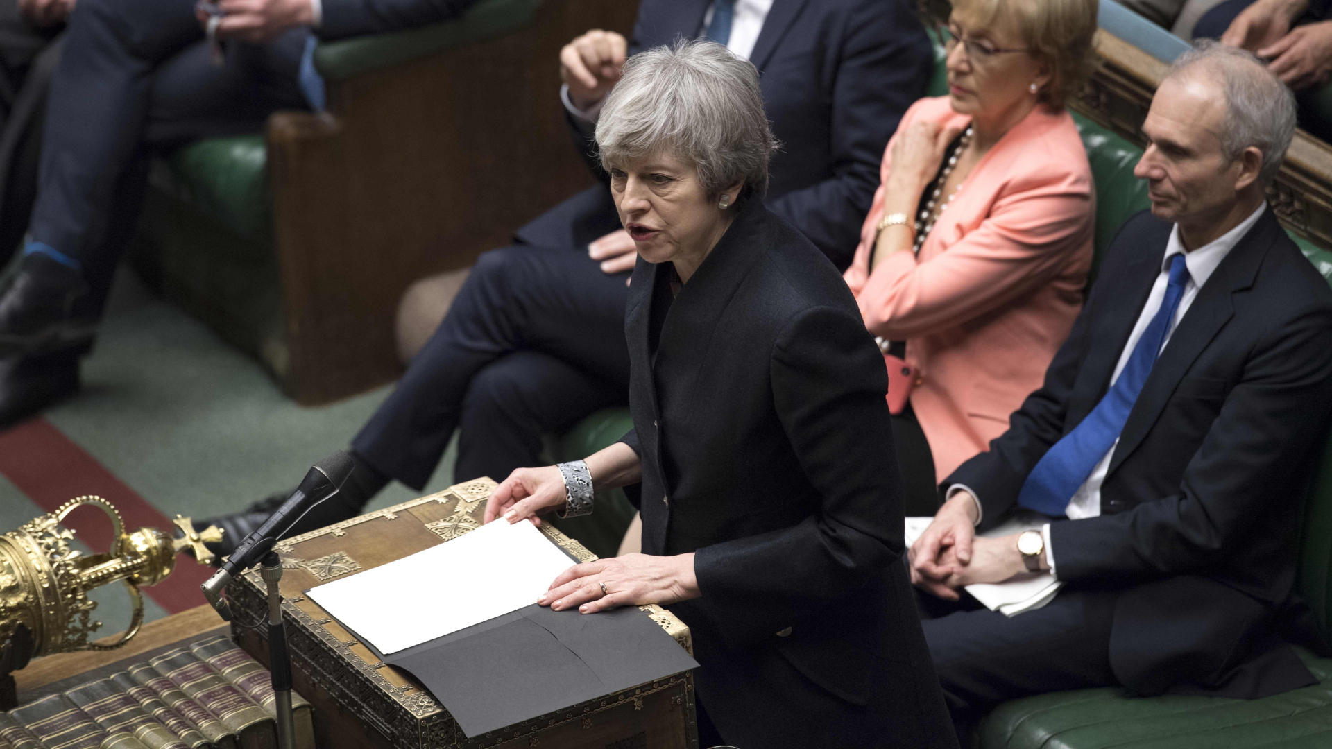 Die britische Premierministerin May spricht im Unterhaus | AFP