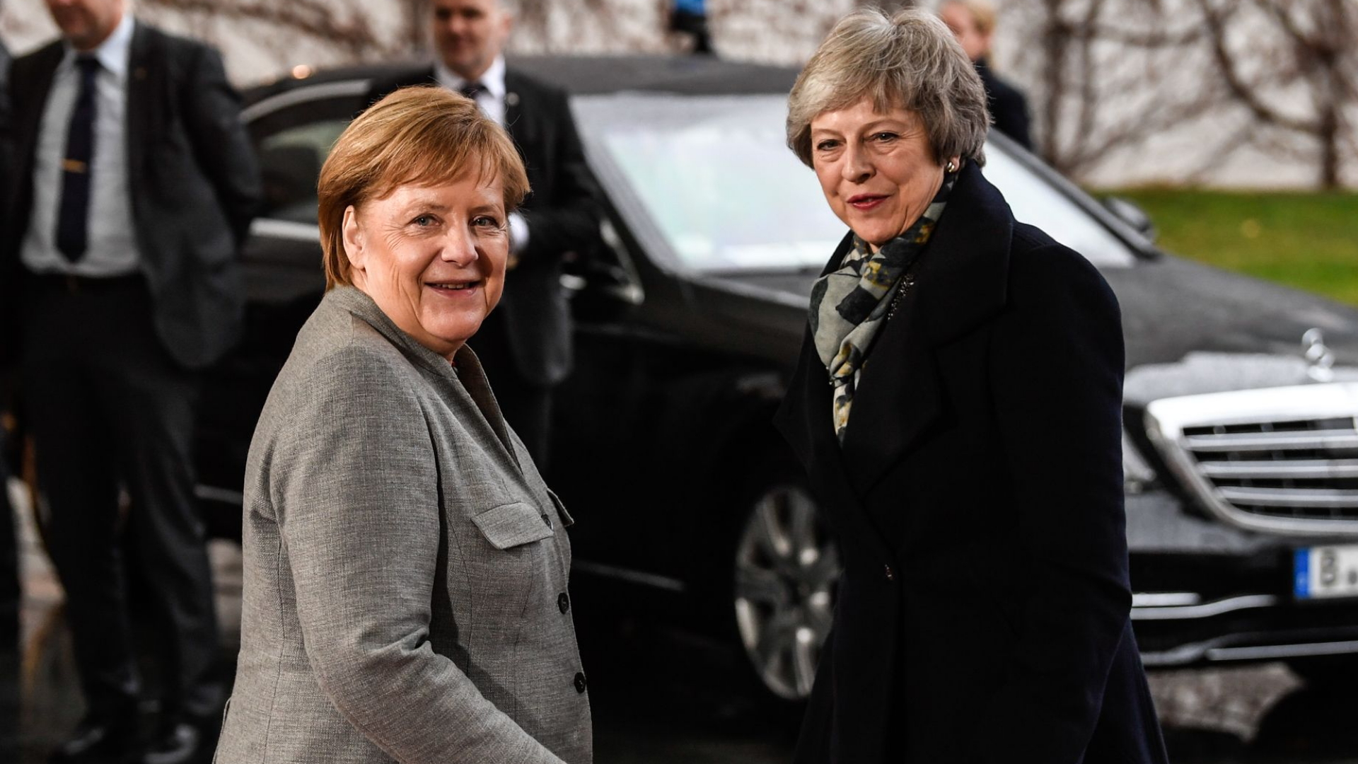 Kanzlerin Angela Merkel nach dem Gespräch mit Großbritanniens Premierministerin May
