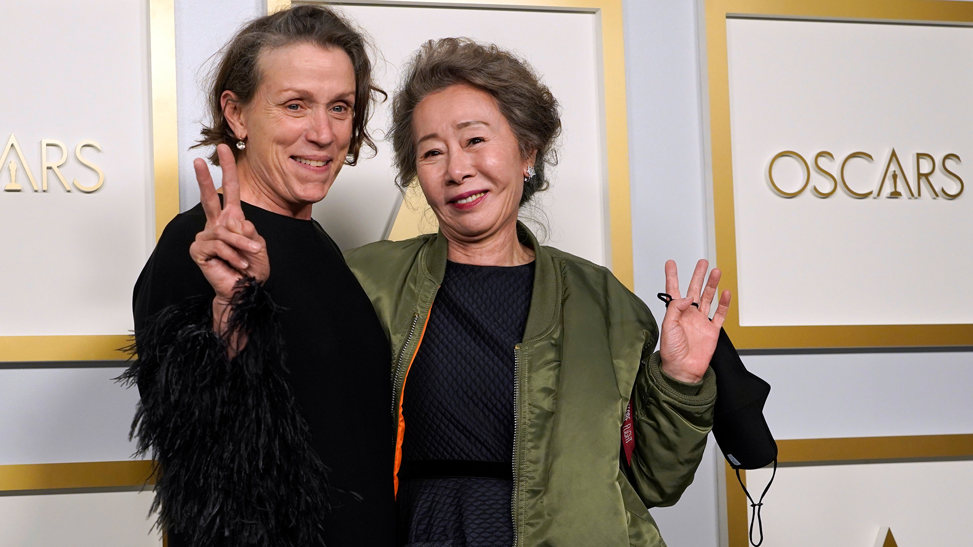 Frances McDormand und Yuh-Jung Youn | AP
