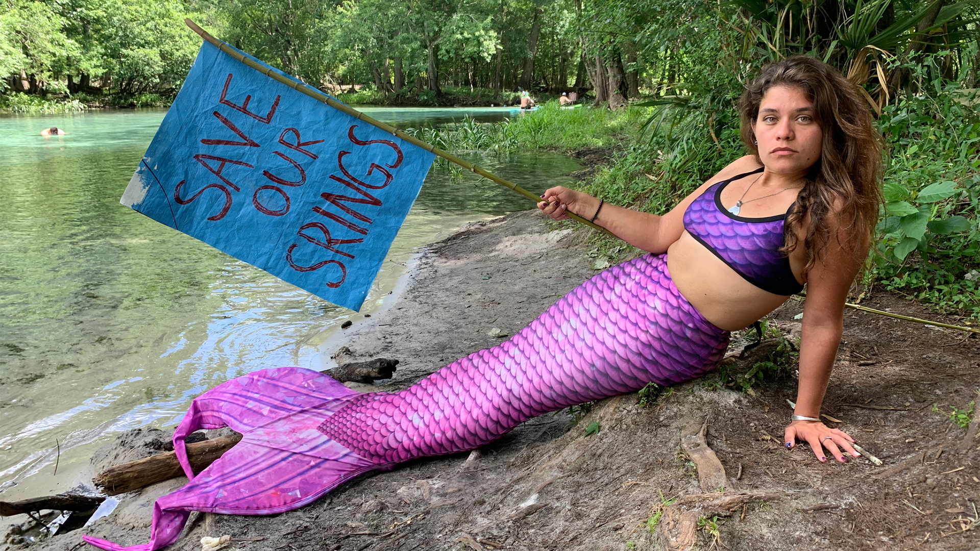 Aktivistin Michelle Colson in einem Meerjungfrauenkostüm | ARD-Studio Washington