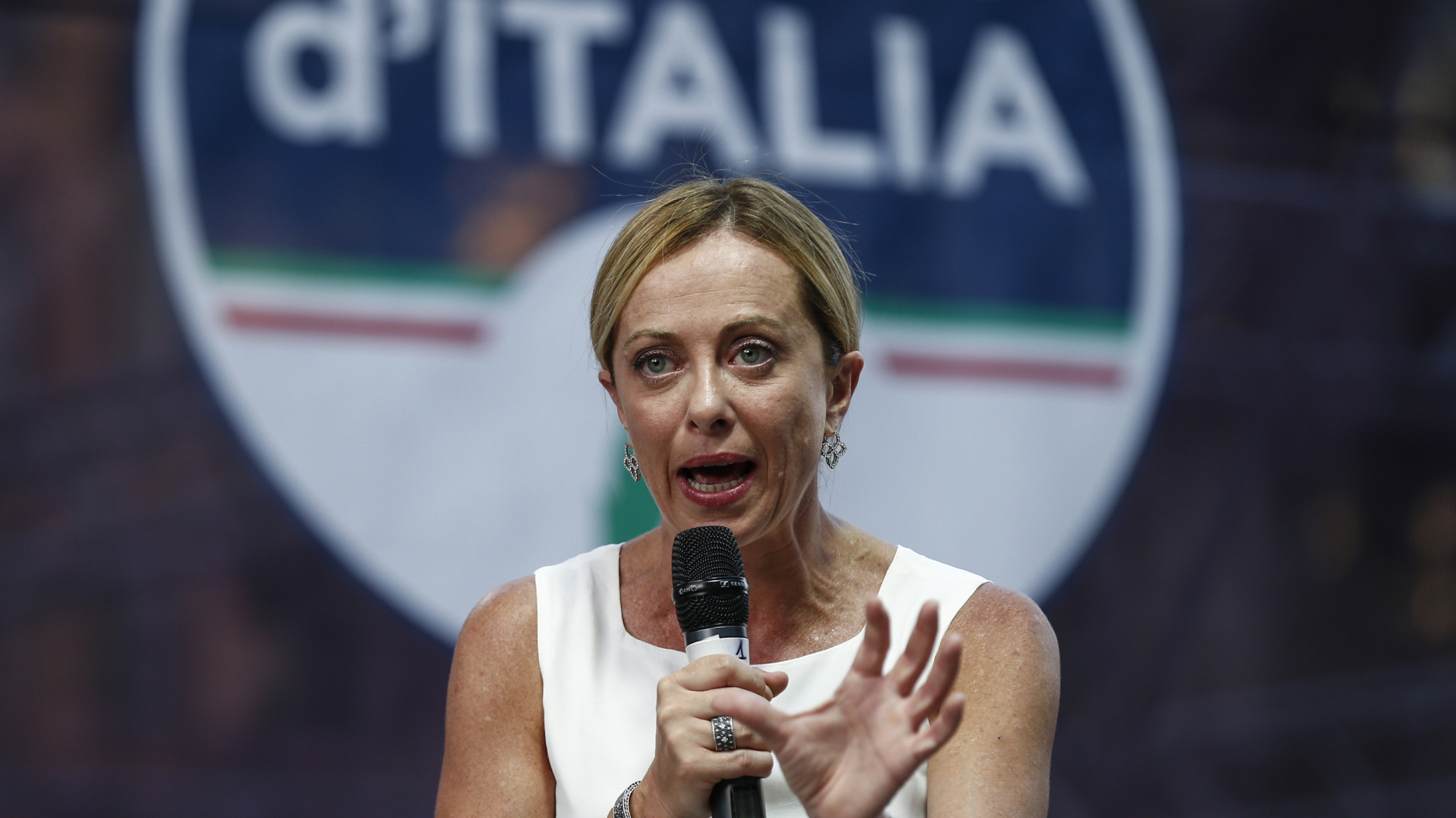 Giorgia Meloni, Parteichefin von Fratelli d'Italia, spricht bei einer Veranstaltung von Fratelli d'Italia (20.07.2022). | dpa