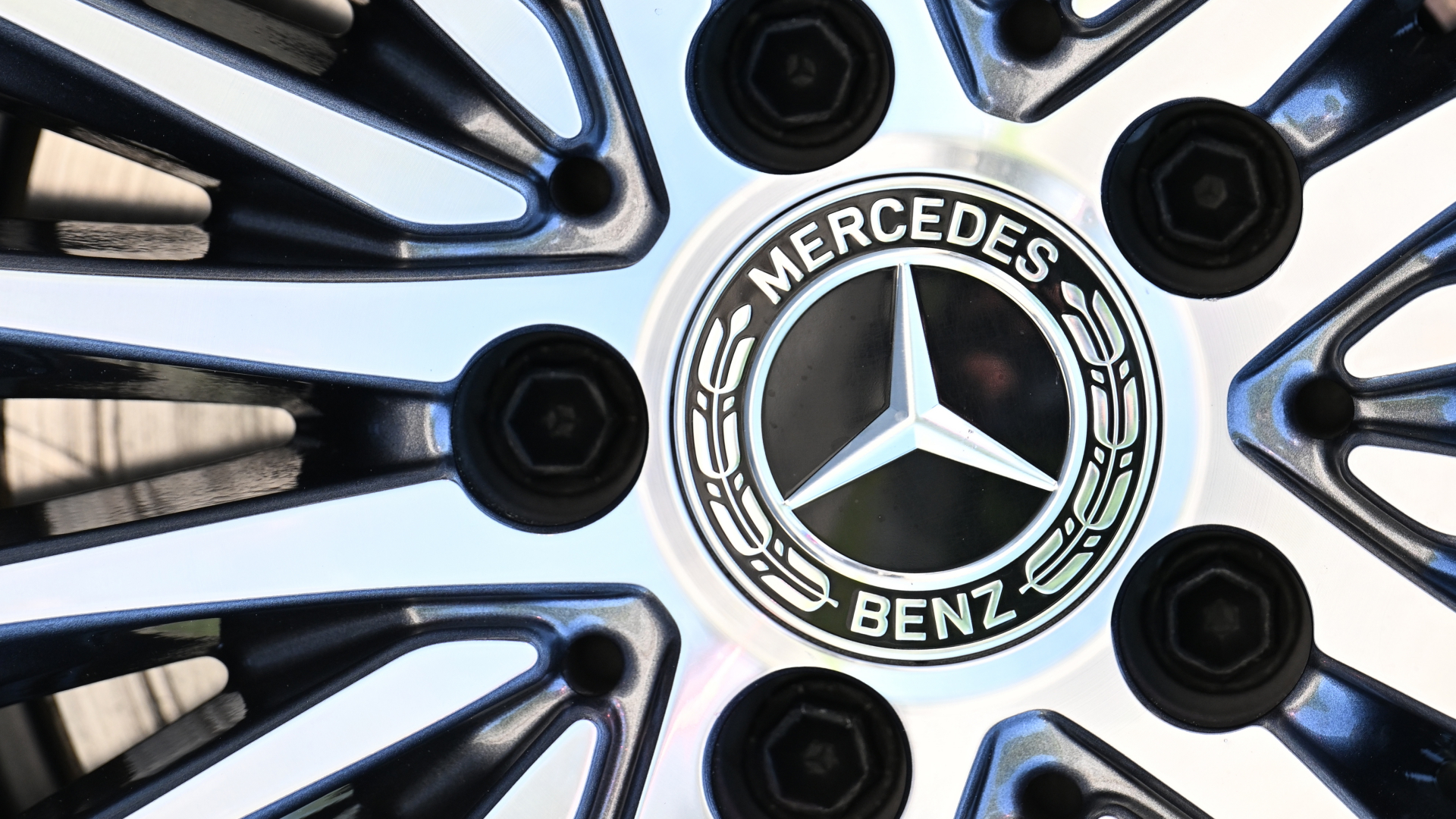 Logo von Mercedes Benz | dpa