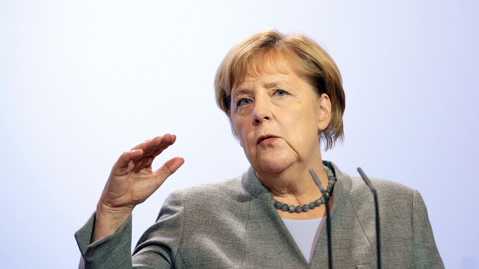 Kanzlerin Merkel bei Rede | dpa