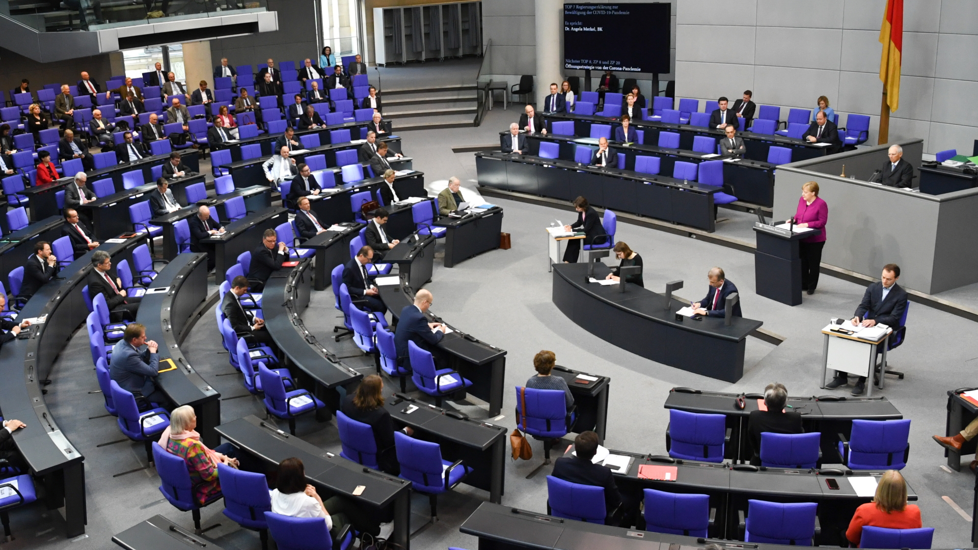 Angela Merkel spricht im Bundestag | REUTERS