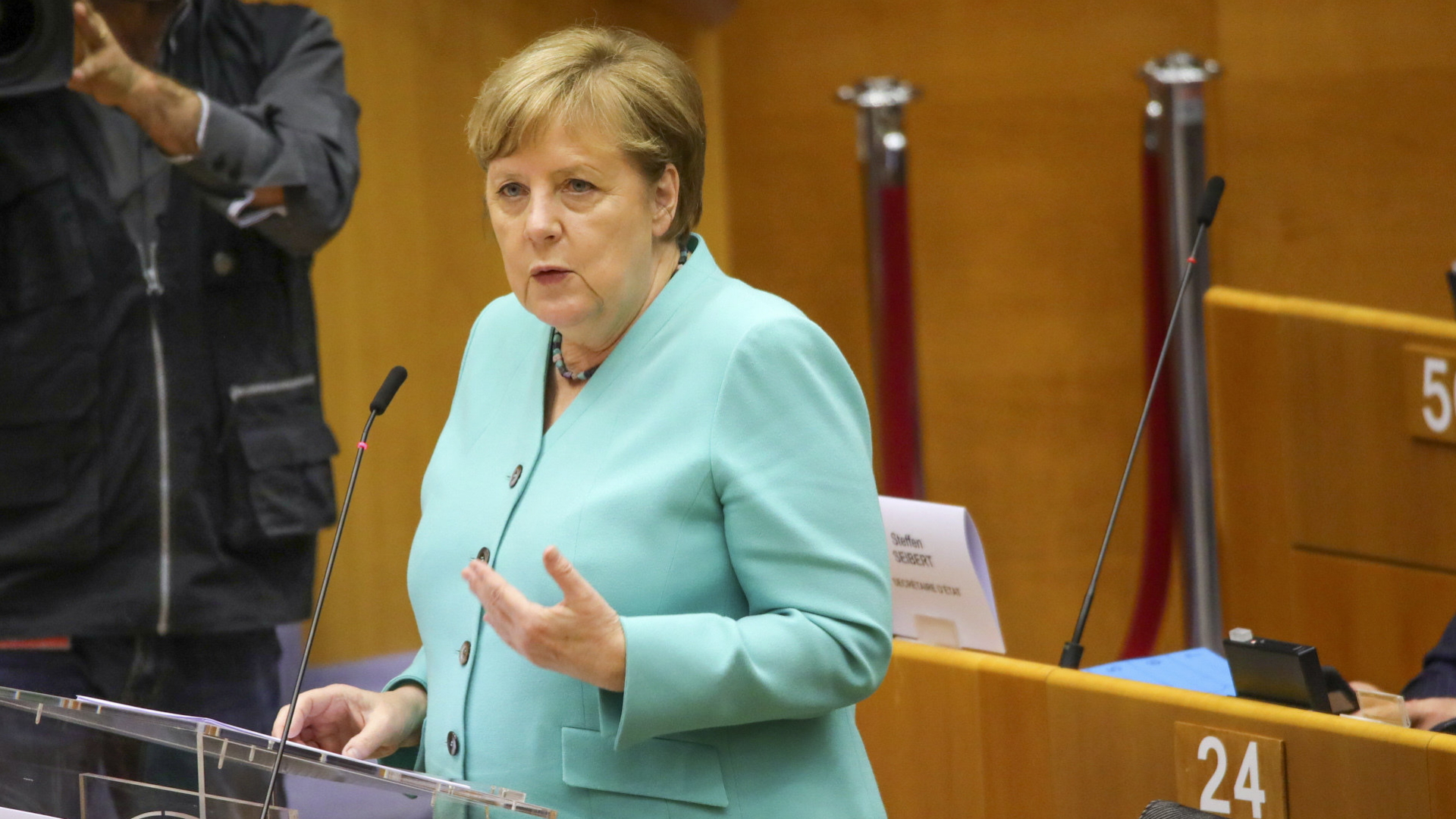 Kanzlerin Merkel in Brüssel | AP