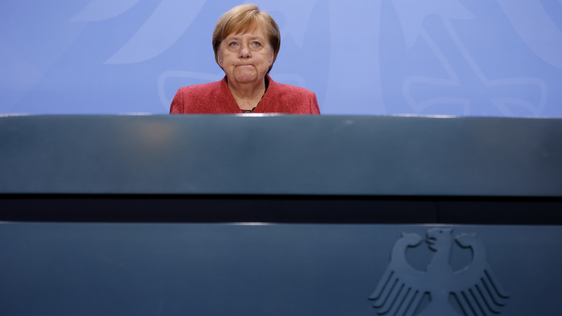 Bundeskanzlerin Angela Merkel (CDU) erläutert auf einer Pressekonferenz im Bundeskanzleramt die Ergebnisse ihres vorangegangenen Gesprächs. | dpa