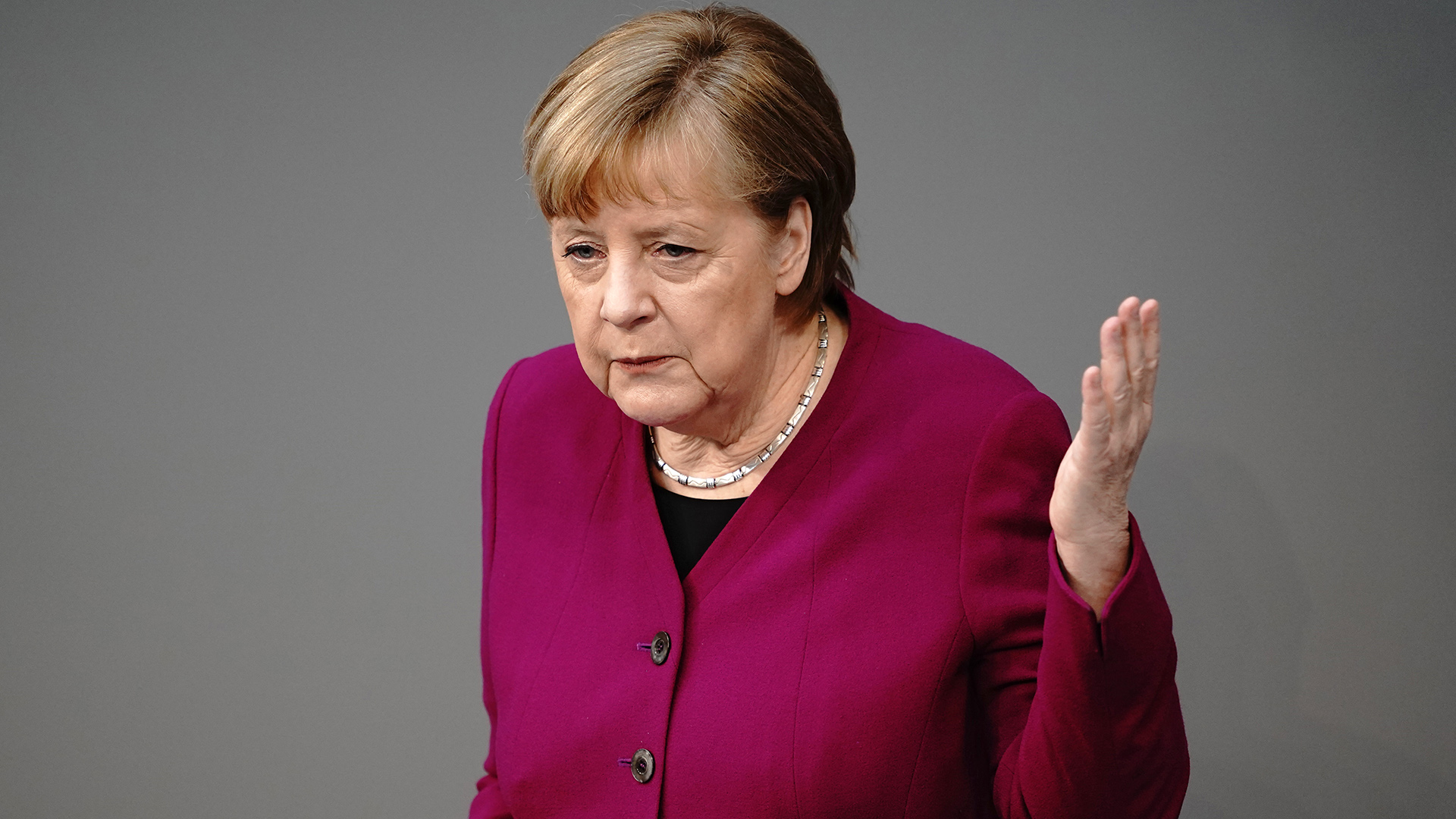 Angela Merkel spricht im Bundestag