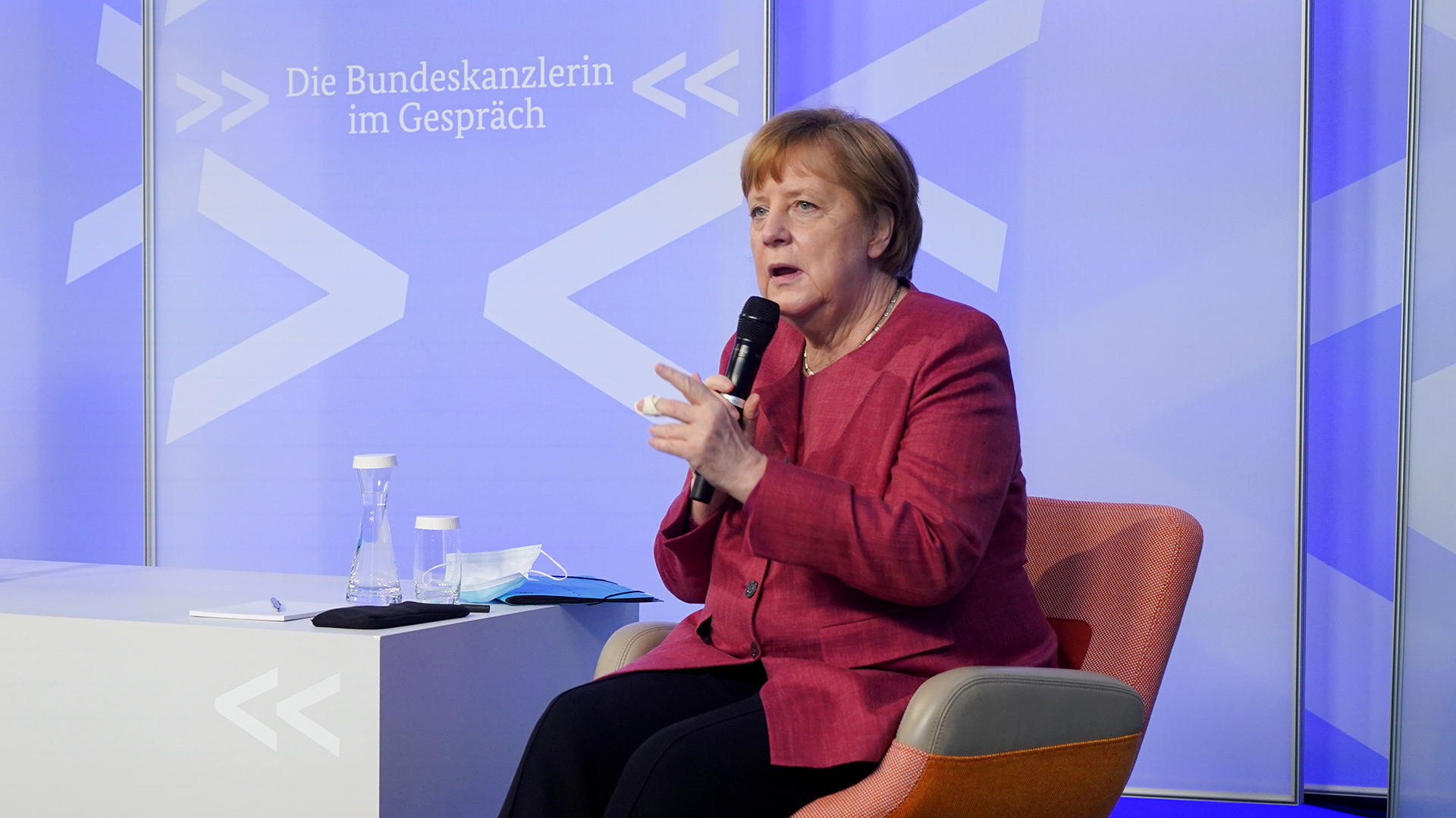 Angela Merkel spricht bei der virtuellen Reihe «Die Bundeskanzlerin im Gespräch» | dpa