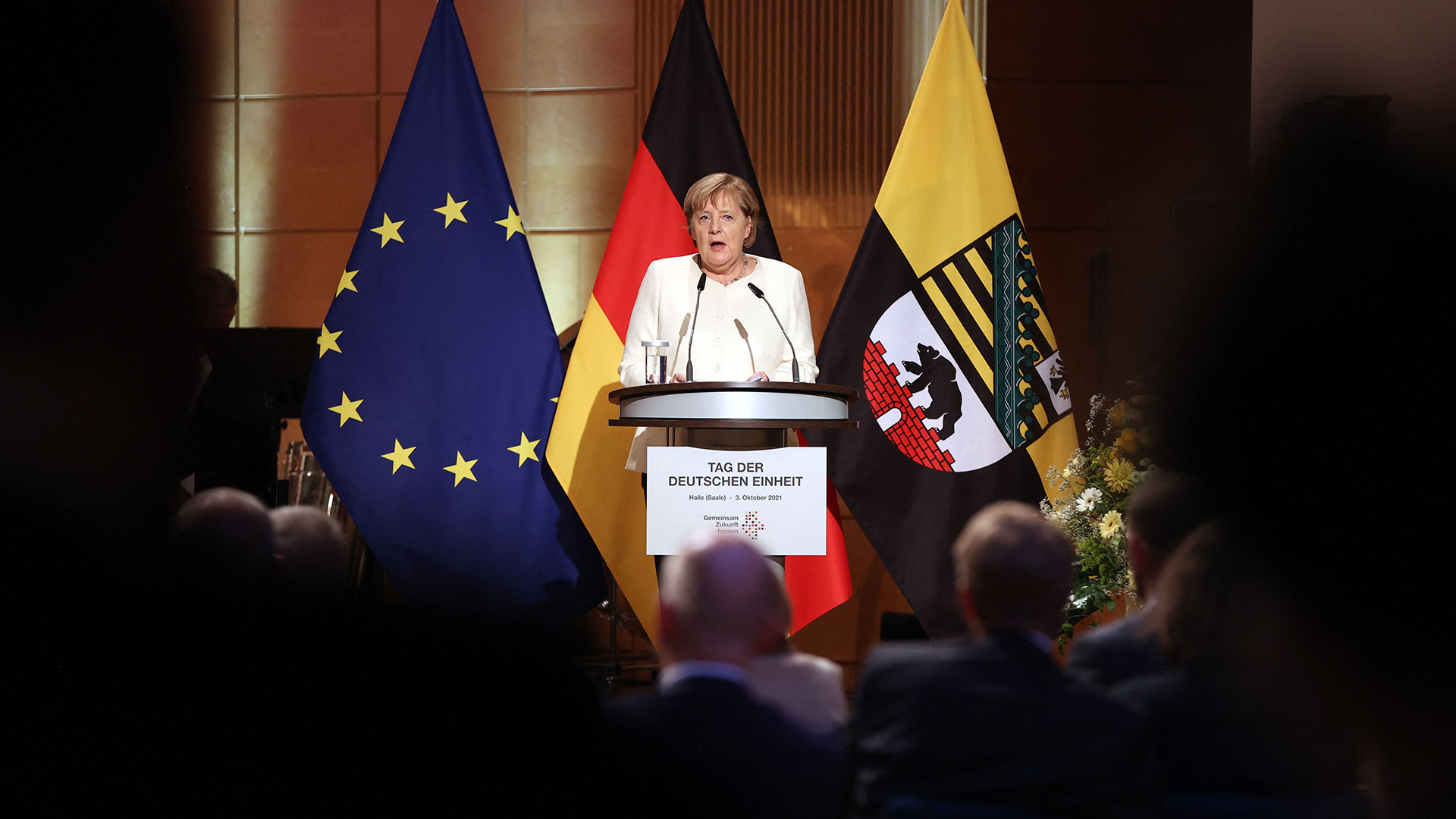 Angela Merkel spricht beim Festakt zum Tag der Deutschen Einheit in der Händel-Halle, Halle/Saale. | AFP