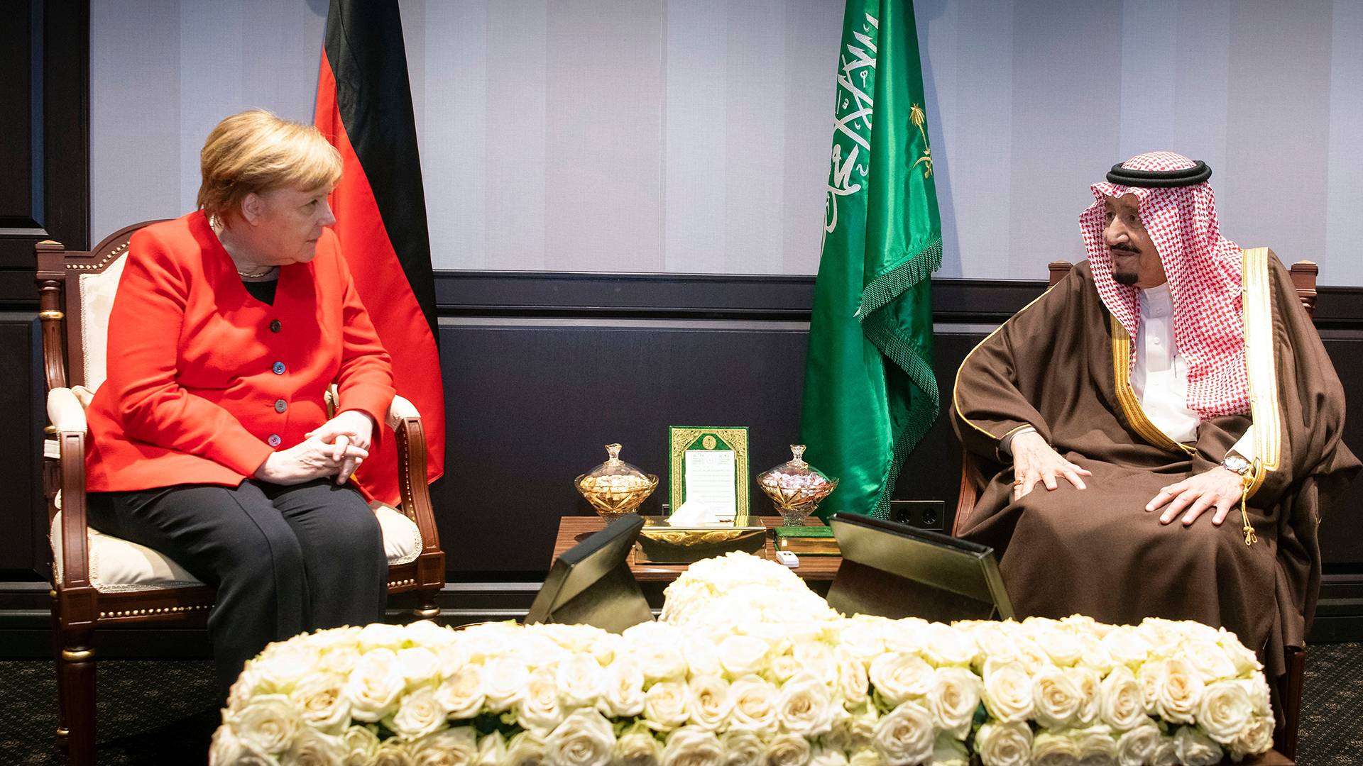 Bundeskanzlerin Merkel trifft den saudischen König Salman. | Guido Bergmann HANDOUT/EPA-EFE/R
