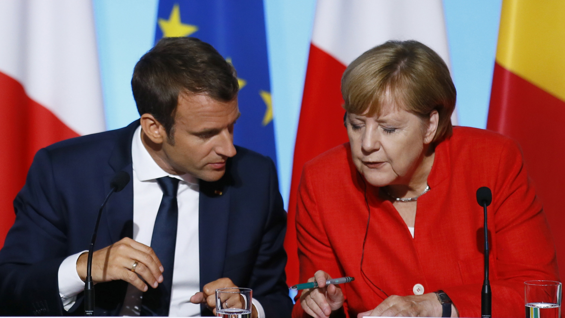 Frankreichs Präsident Emmanuel Macron und Kanzlerin Angela Merkel | dpa