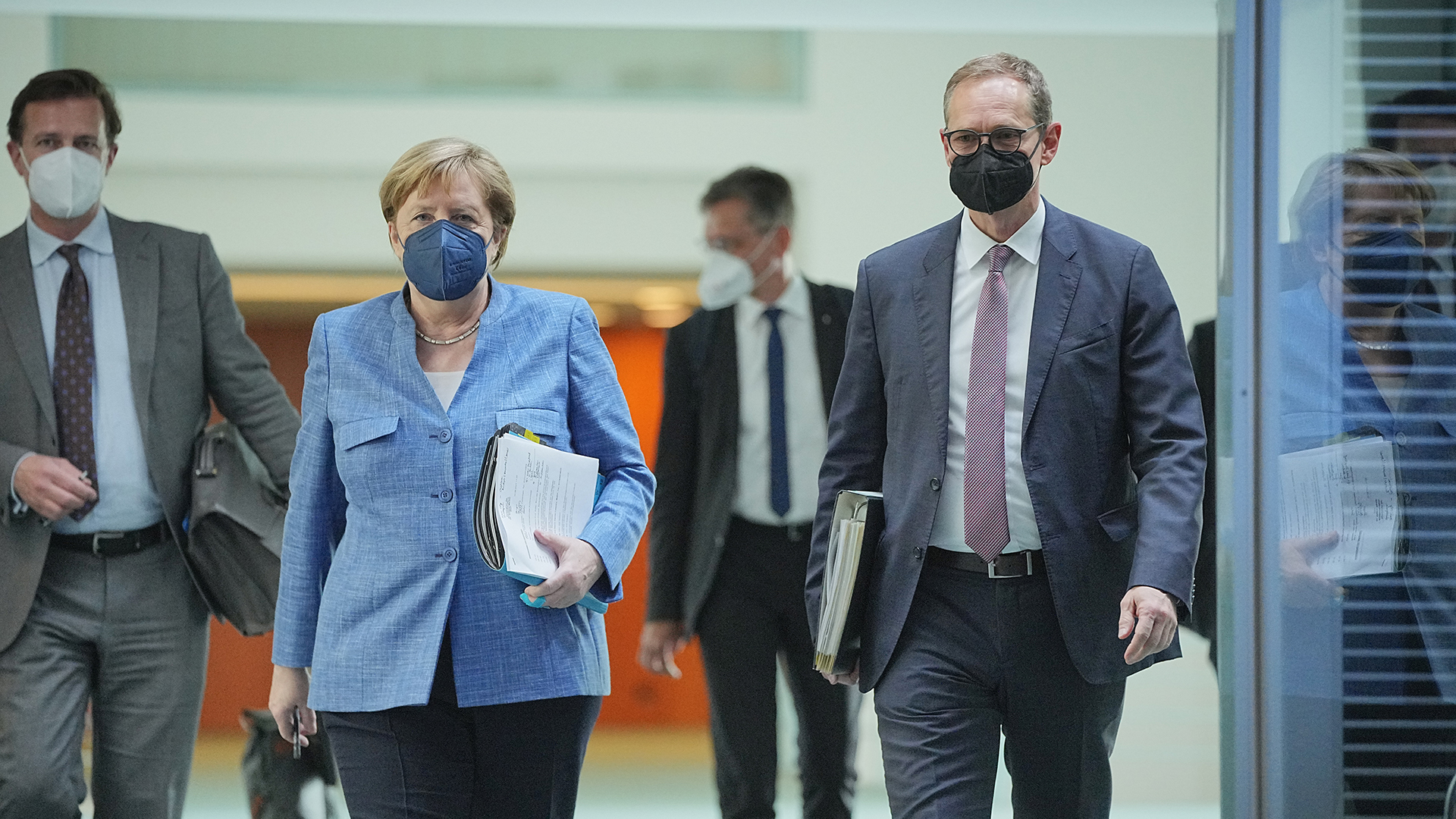 Angela Merkel und Michael Müller | dpa