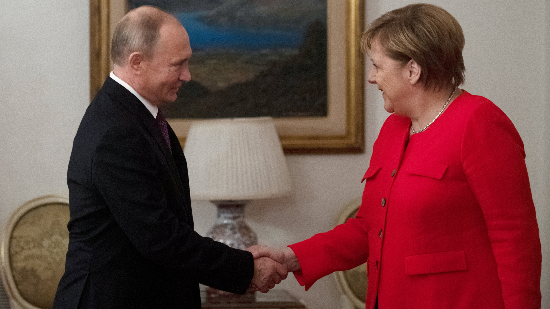 Bundeskanzlerin Angela Merkel und Russlands Präsident Wladimir Putin beim G20-Gipfel in Buenos Aires. | Bildquelle: dpa