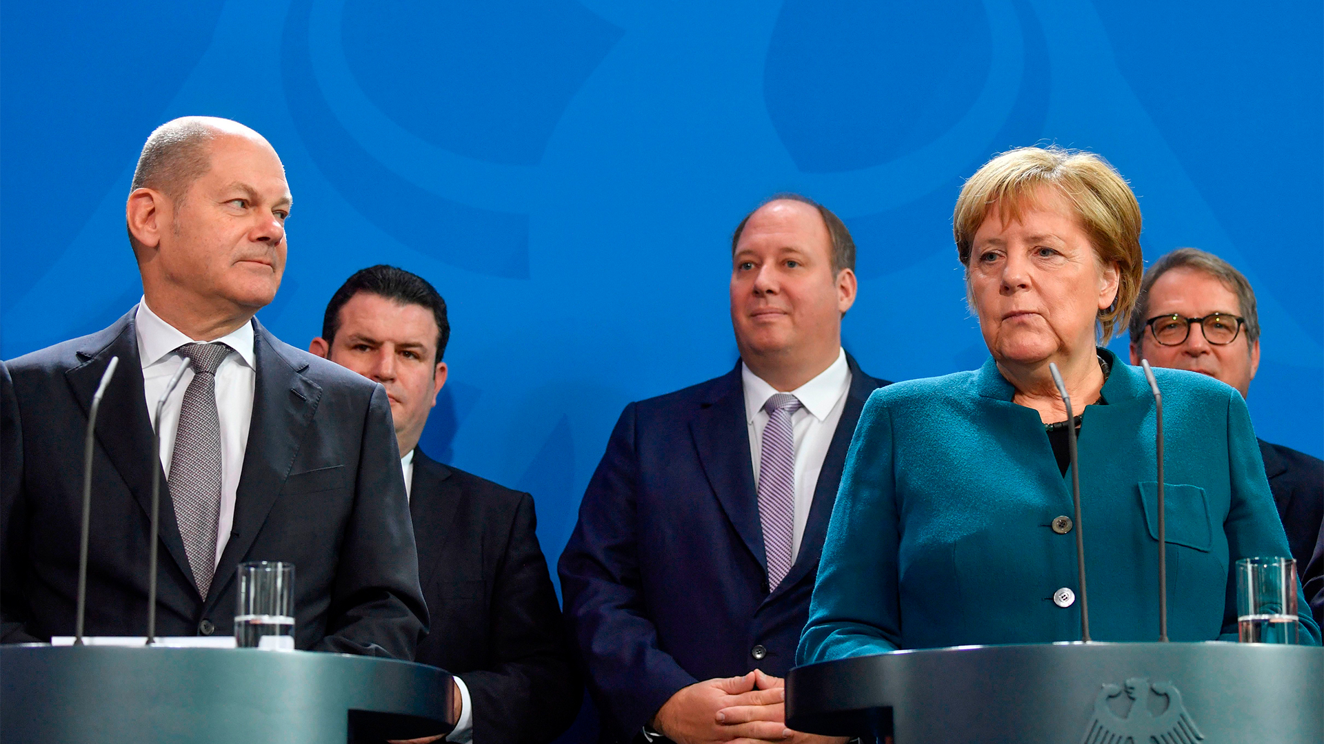 Olaf Scholz und Angela Merkel | AFP