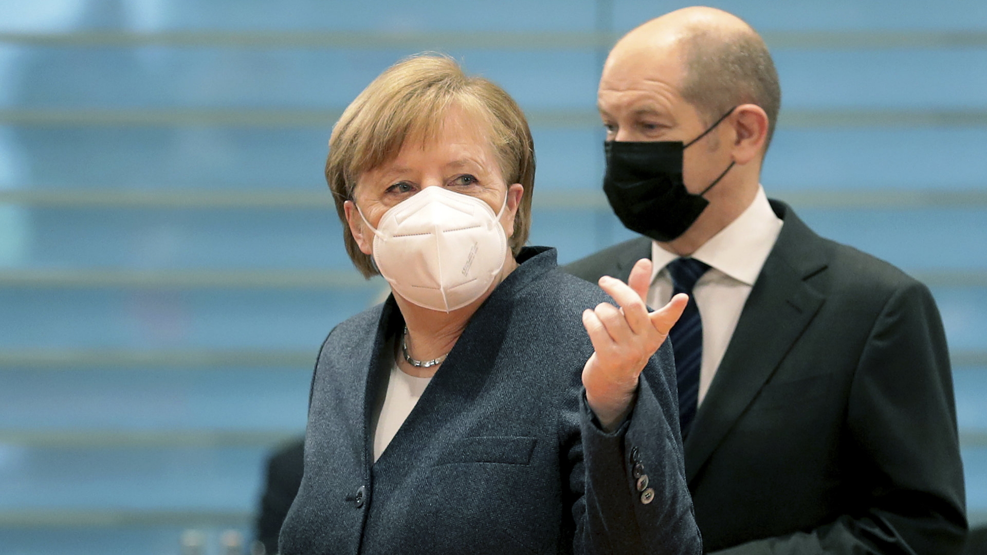 Angela Merkel und Olaf Scholz | AP