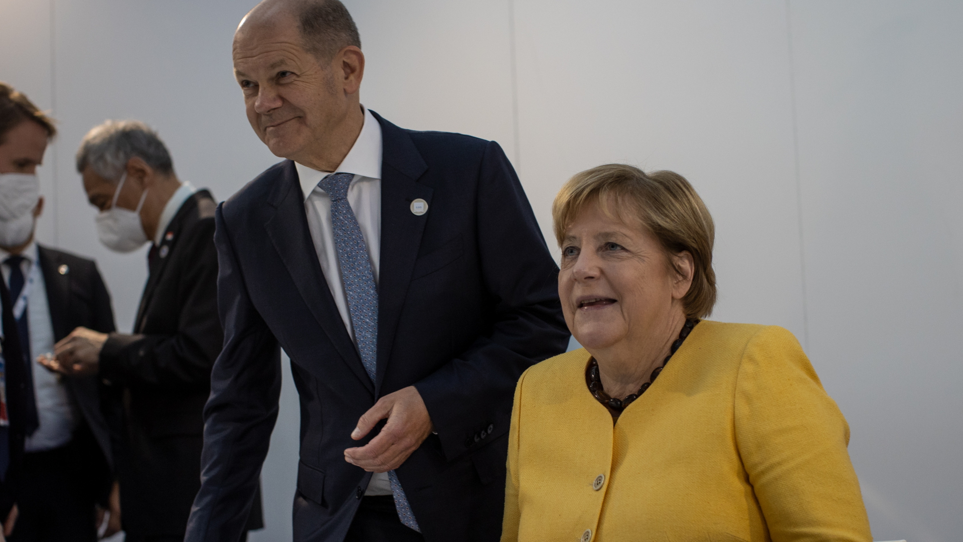 Bundeskanzlerin Angela Merkel und Finanzminister Olaf Scholz beim G20-Gipfel | dpa
