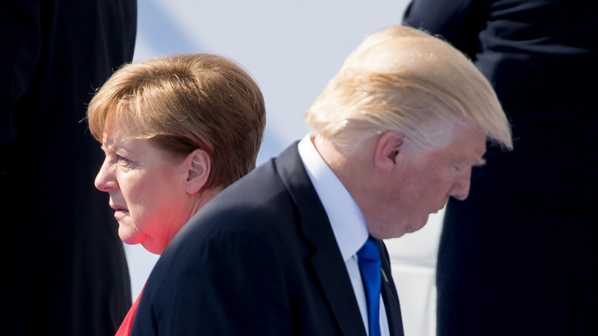 Angela Merkel und Donald Trump auf dem NATO-Gipfel in Brüssel | Bildquelle: dpa