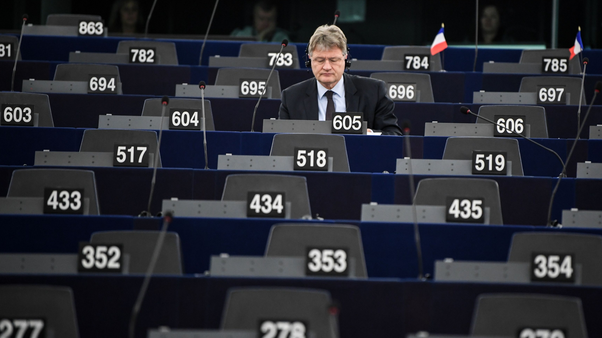 AfD-Co-Chef Meuthen hört im EU-Parlament einer Debatte zu.  | PATRICK SEEGER/EPA-EFE/REX