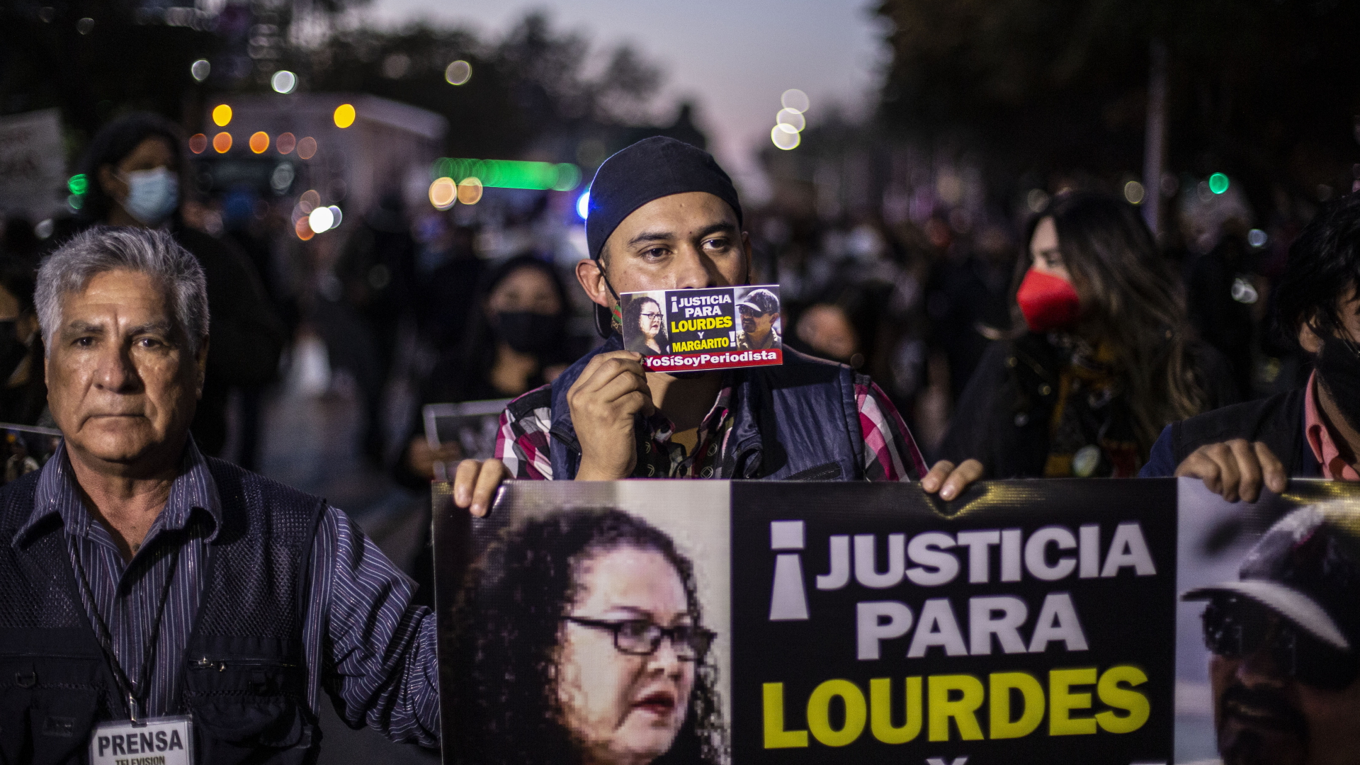 Auf einer Demonstration fordern Mexikaner Gerechtigkeit für die ermordeten Journalisten Lourdes Maldonado und Margarito Martínez. | dpa