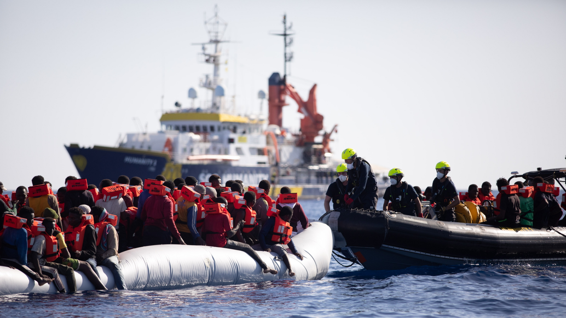  Das deutsche Seenotrettungsschiff «Humanity 1» ist im Mittelmeer im Einsatz.  | dpa