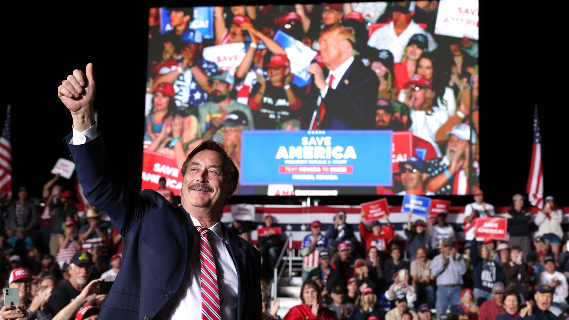 Mike Lindell auf einer Wahlkampfveranstaltung von US-Präsident Donald Trump am Flughafen Minden-Tahoe | AFP