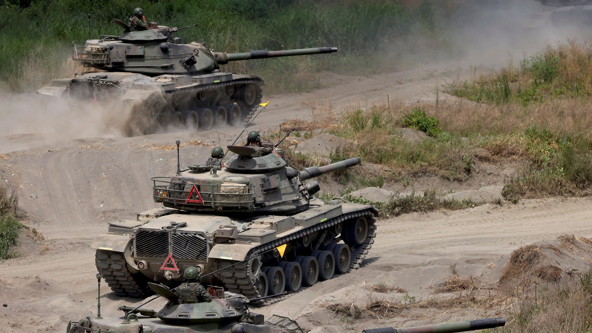 Panzer simulieren eine Präventivmaßnahme zur Abwehr einer Invasion im Rahmen der jährlichen taiwanesischen Hauptübung "Han Kuang" in New Taipei City, Taiwan. | REUTERS