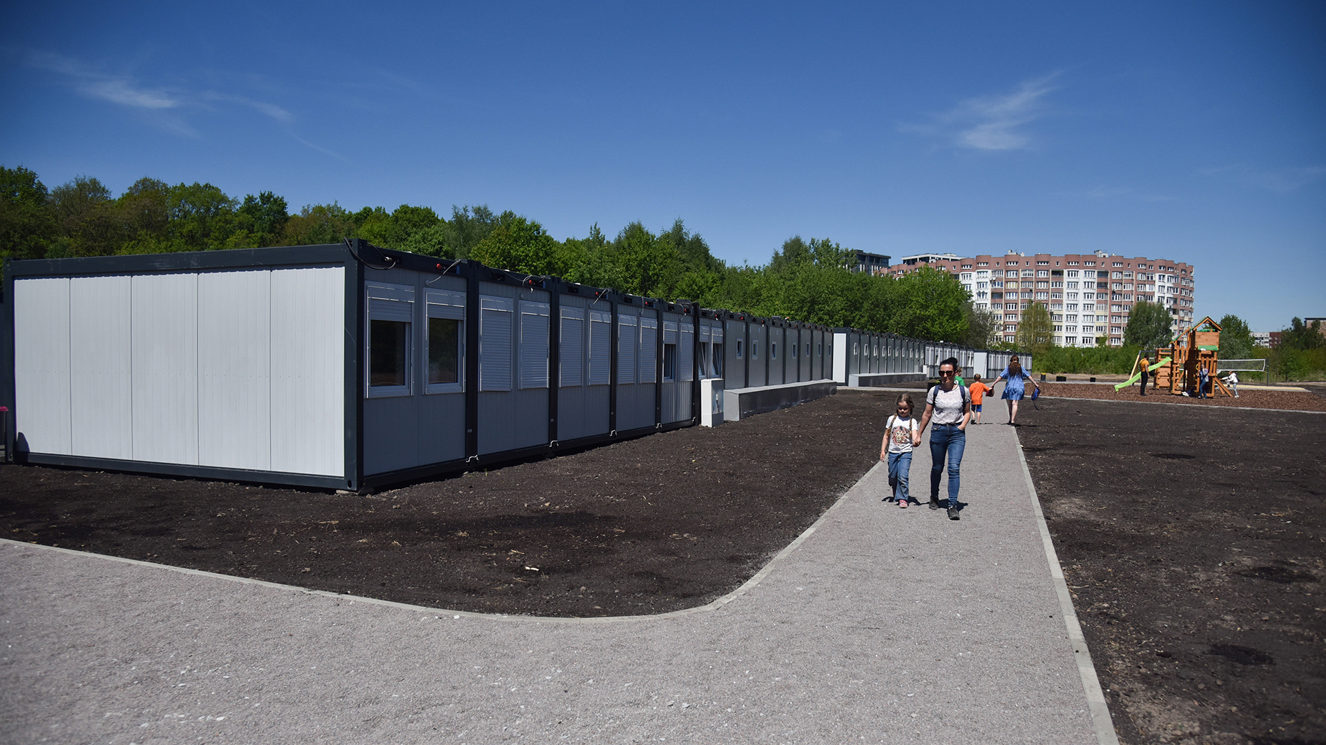 Eine modulare Stadt für Flüchtlinge vor der russischen Aggression in der Ukraine. | dpa